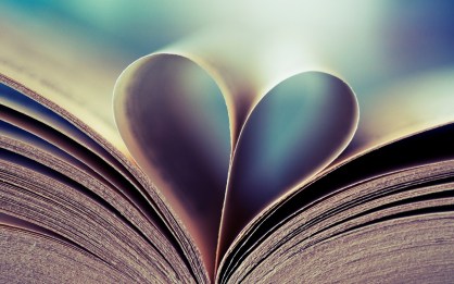 books-hearts_00333343